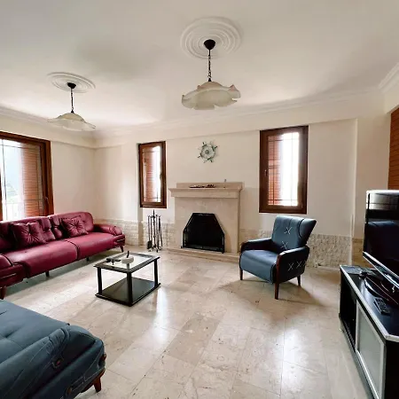Separate With Pool And Garden In Lefkosa 아파트