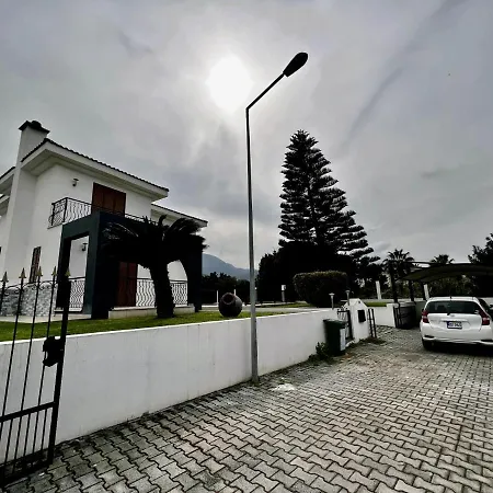 Separate With Pool And Garden In Lefkosa * 키레니아